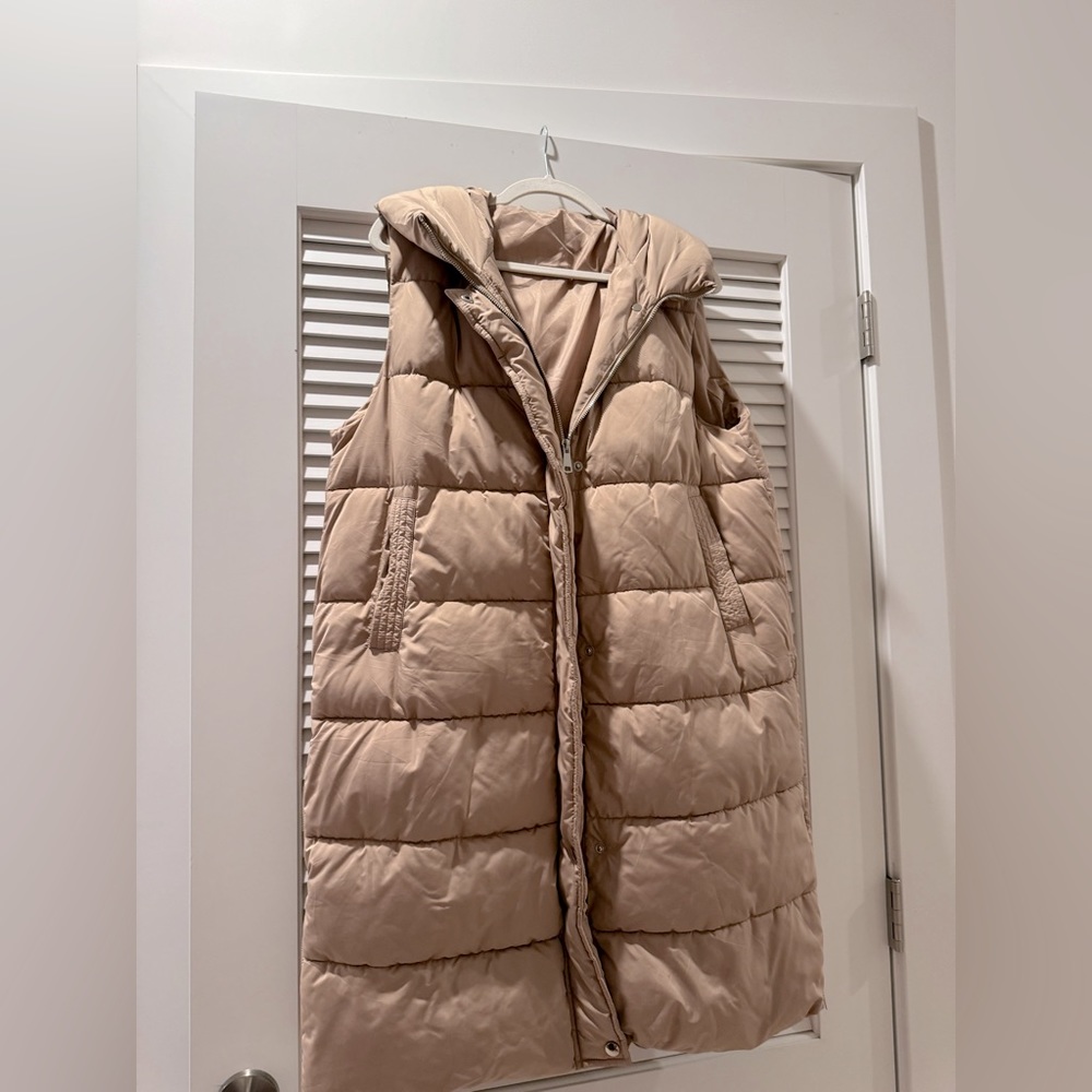 Long Beige Puffy vest with hood